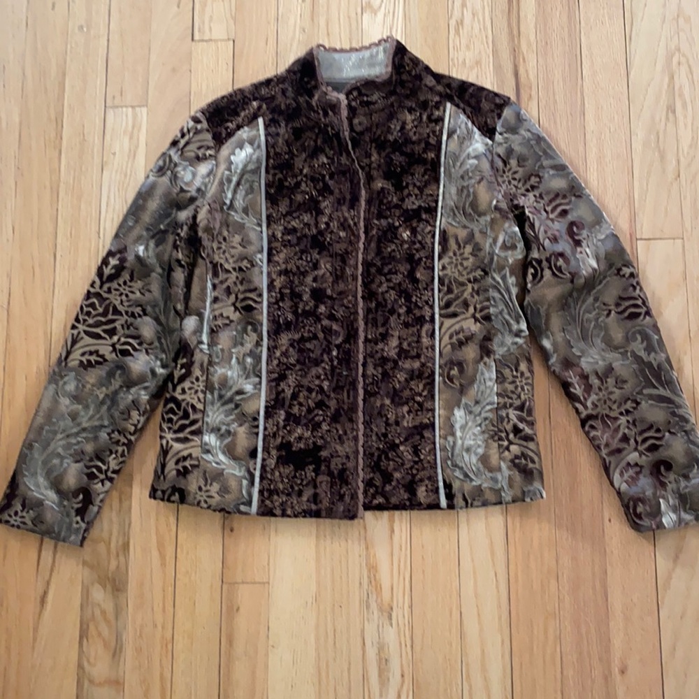 COPY - 4/$20 Chico’s floral crushed velvet blazer jacket size 0